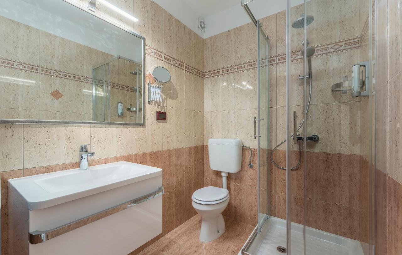 Rooms Porto Savudrija Eksteriør billede