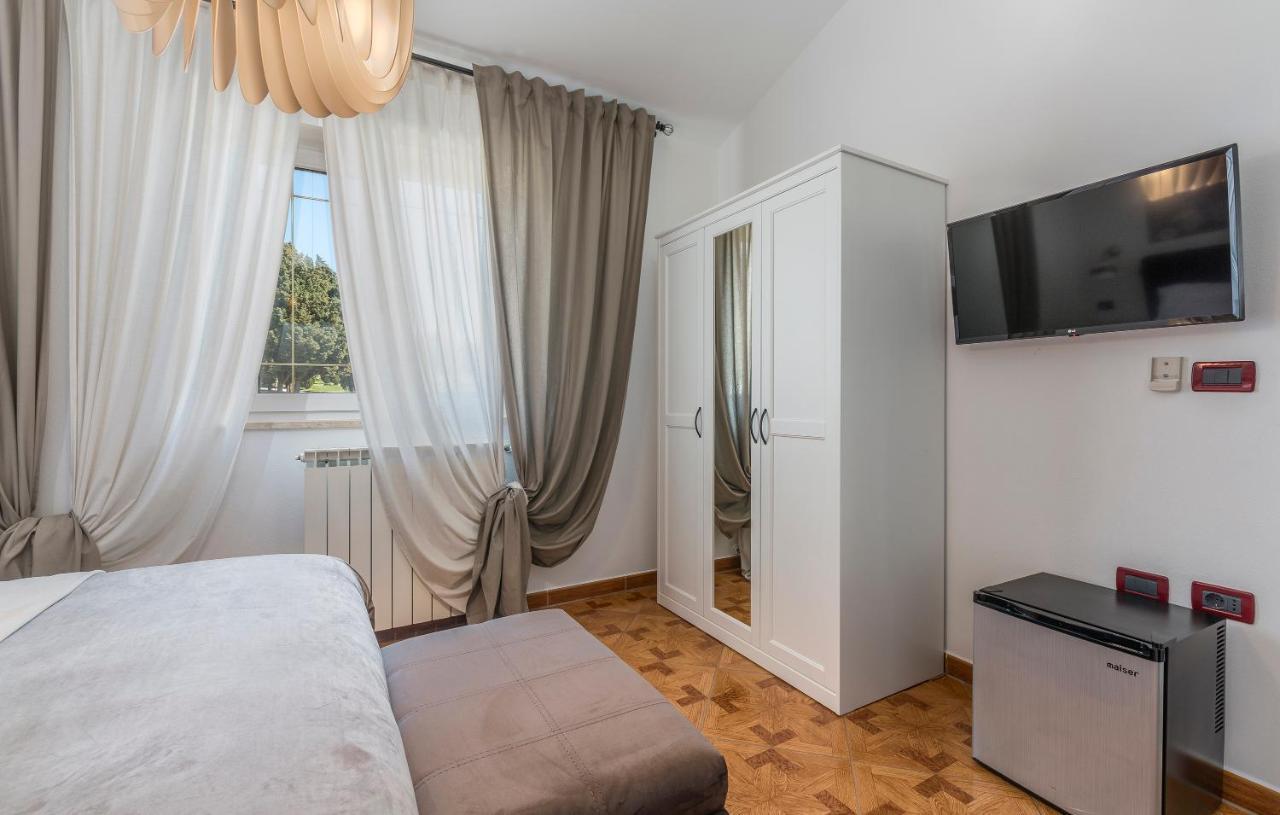 Rooms Porto Savudrija Eksteriør billede