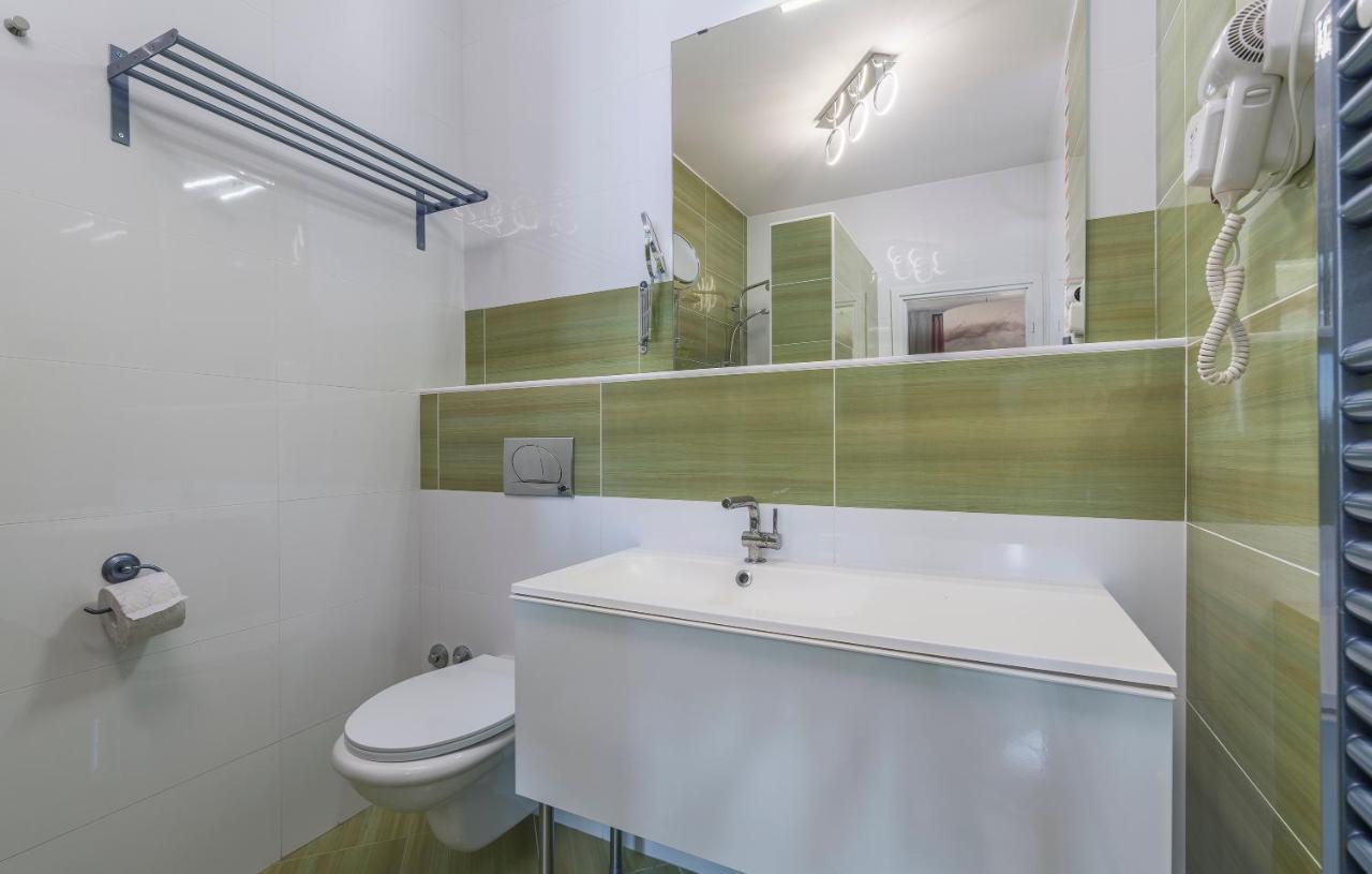 Rooms Porto Savudrija Eksteriør billede